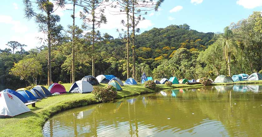 Priorizar os sonhos levou família de Jaraguá do Sul a viver no carro e  criar um camping na Serra Catarinense